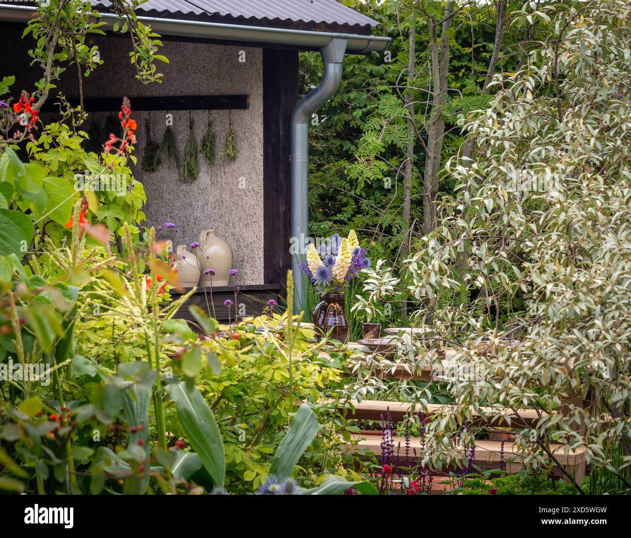 Lo Chef's Table espone il giardino di Adam Frost al Gardeners' World Live Show. Birmingham, Regno Unito Foto Stock