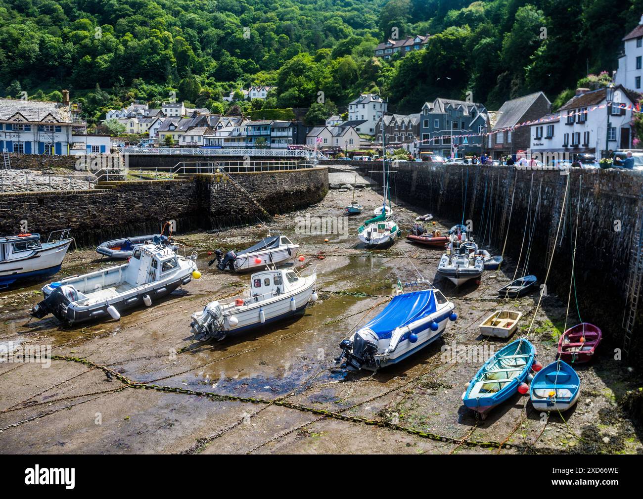 Vista delle barche nel porto di Lynmouth. Foto Stock