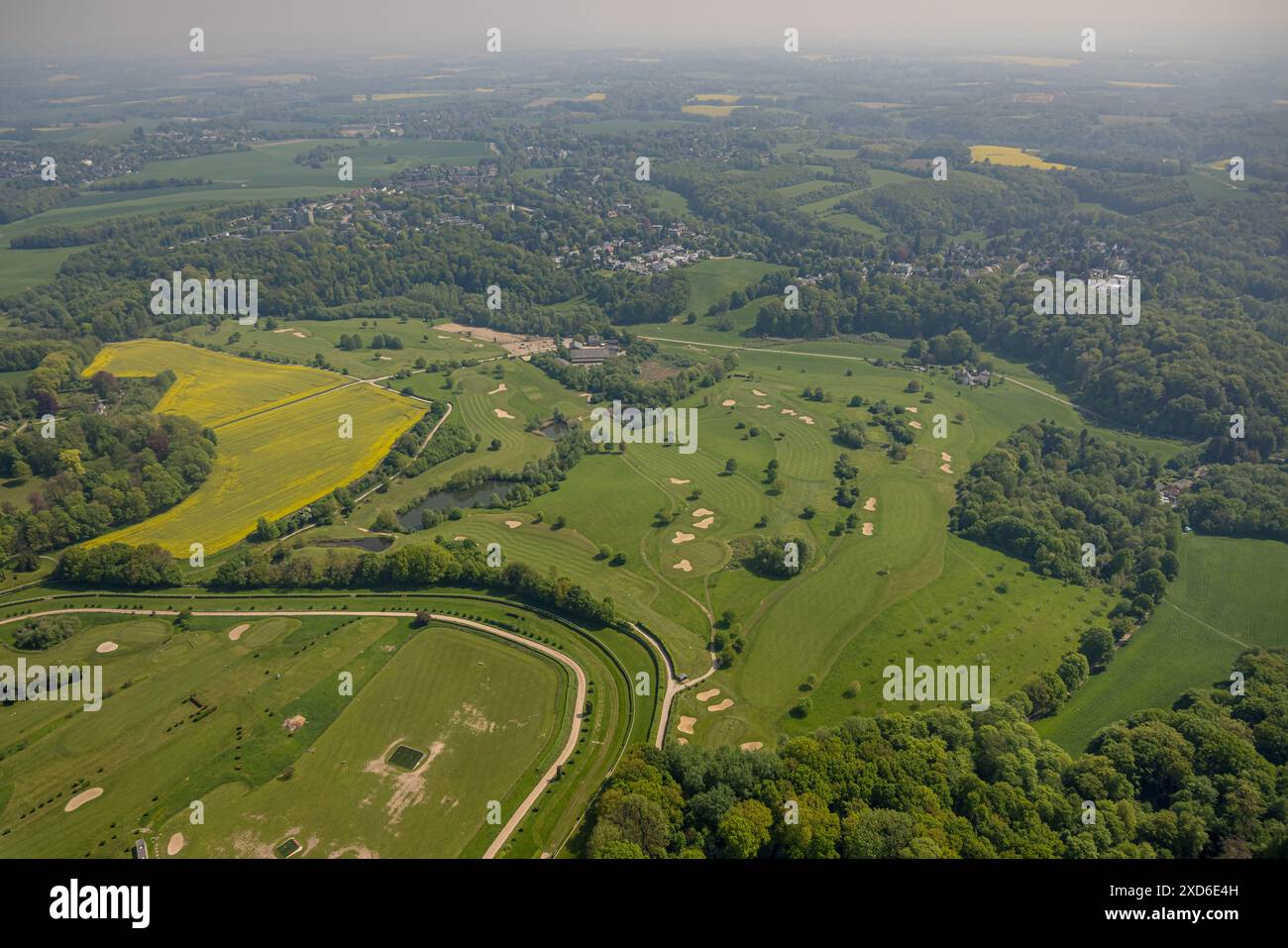 Vista aerea, campo da golf, campo da golf Grafenberg presso l'ippodromo, Ludenberg, Düsseldorf, Renania settentrionale-Vestfalia, Germania, foto aerea, G Foto Stock