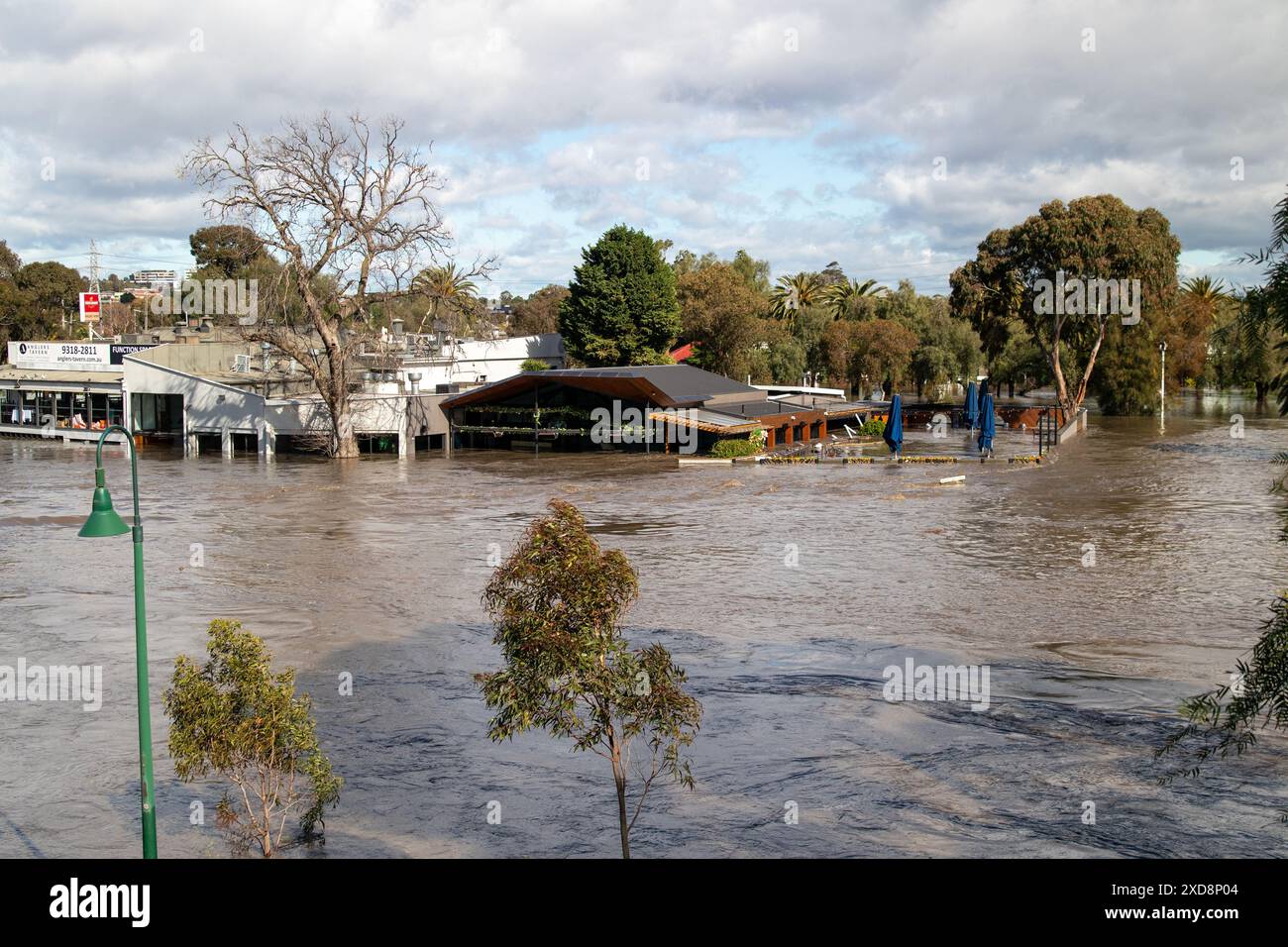 La Taverna dei pescatori si è sommersa durante le inondazioni del fiume Maribyrnong 2022 Foto Stock