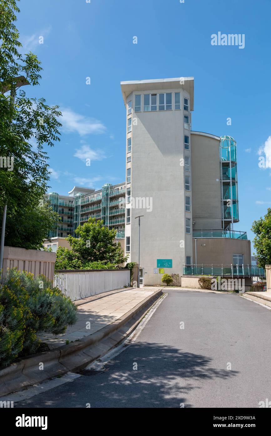 Appartamenti con vista sull'oceano, Portland, Dorset Regno Unito 2024 Foto Stock