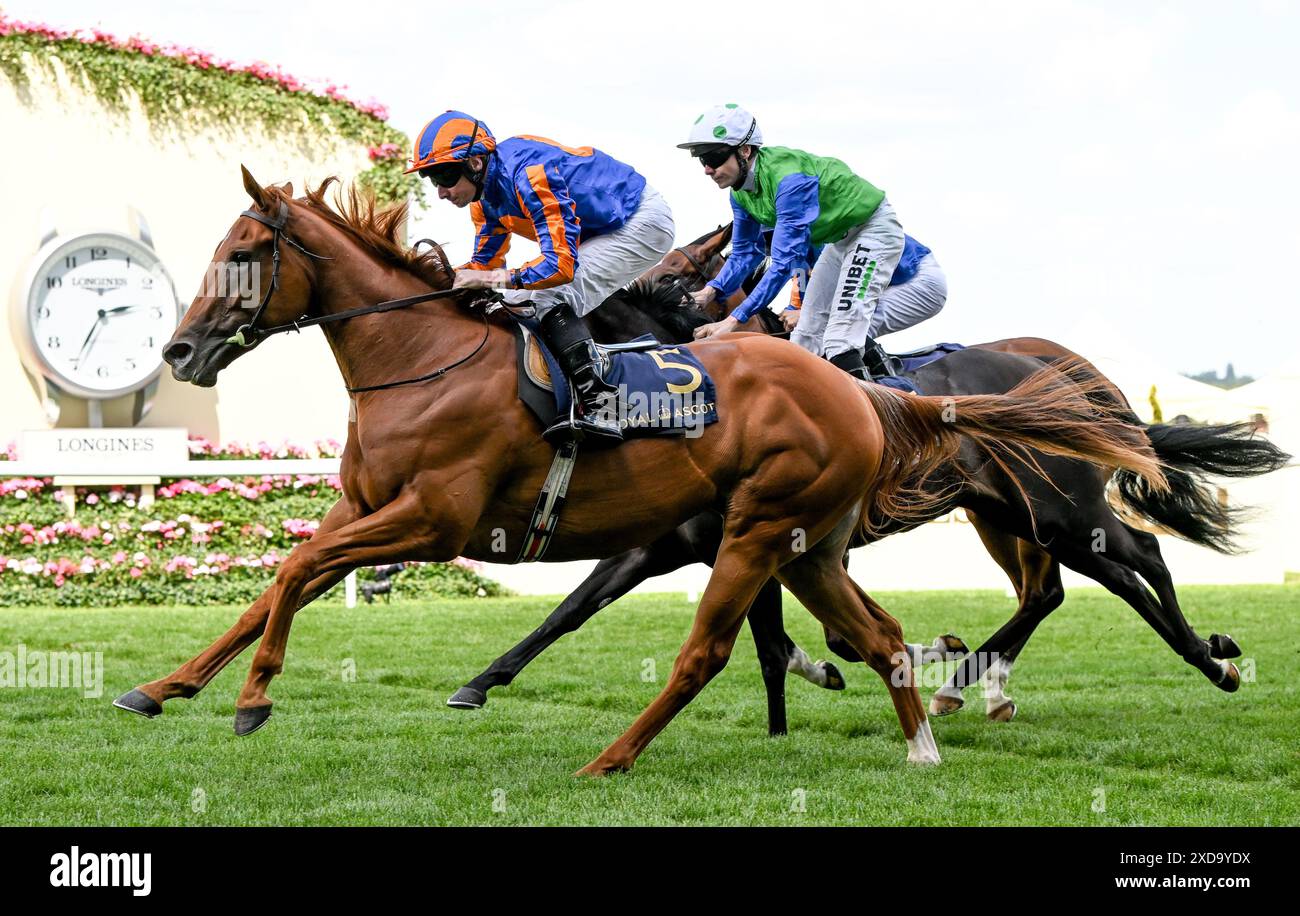 21 giugno 2024; Ascot Racecourse, Berkshire, Inghilterra: Royal Ascot Horse Racing, 4° giorno; Fairy Godmother guidata da Ryan Moore allenata da P o'Brien vince gara 1, The Albany Stakes. Credito: Action Plus/Alamy Live News Foto Stock