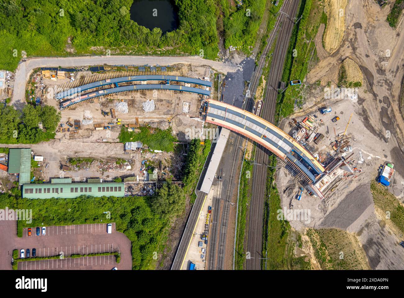 Vista aerea, zona industriale di Westfalenhütte, cantiere di ponti con nuova costruzione del cavalcavia Hildastrasse sui binari ferroviari per Foto Stock