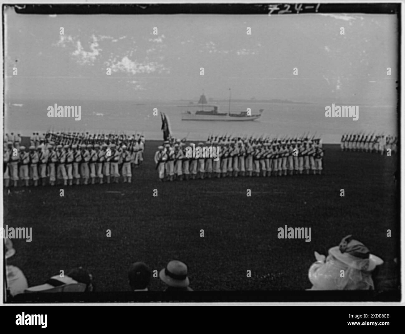 Parata o cerimonia militare. Collezione fotografica Genthe. Foto Stock