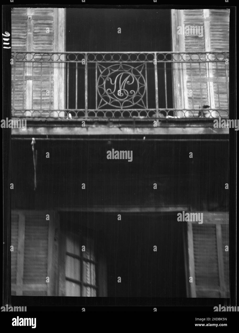 Balcone con ferro battuto, New Orleans. Collezione fotografica Genthe. Foto Stock