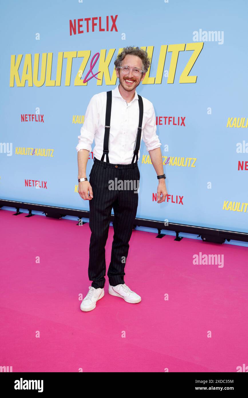 Johannes Obermaier, der Regisseur bei der Premiere der „Kaulitz & Kaulitz“ (Netflix) Realityserie AM 21.06.2024 a Berlino Foto Stock