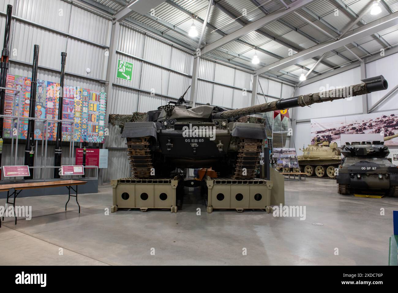 Bovington.Dorset.Regno Unito. 25 febbraio 2024.Un carro armato Chieftan è in mostra al Museo del carro armato nel Dorset Foto Stock