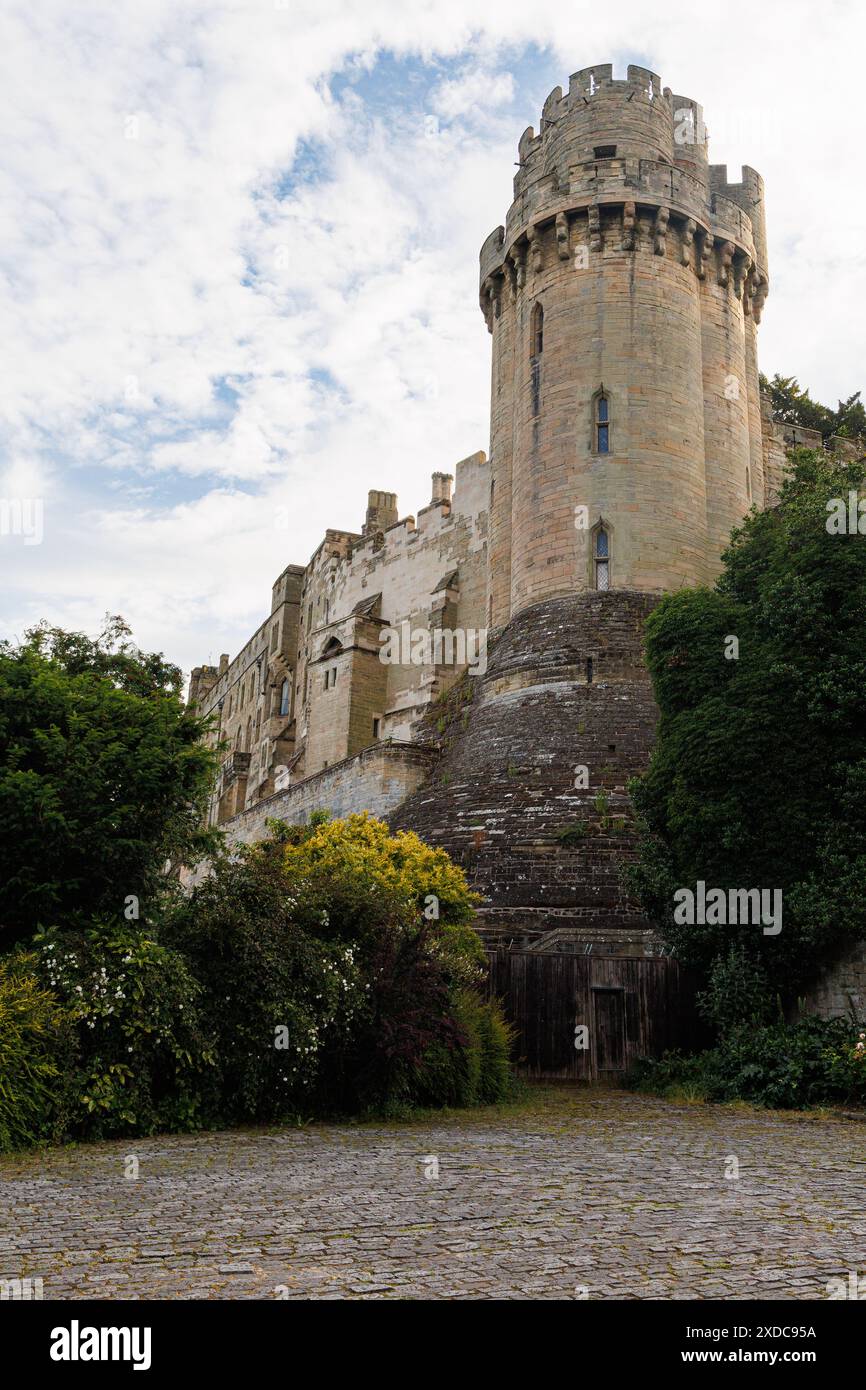 Warwick, Inghilterra Regno Unito: Castello di Warwick da Mill Street. Foto Stock