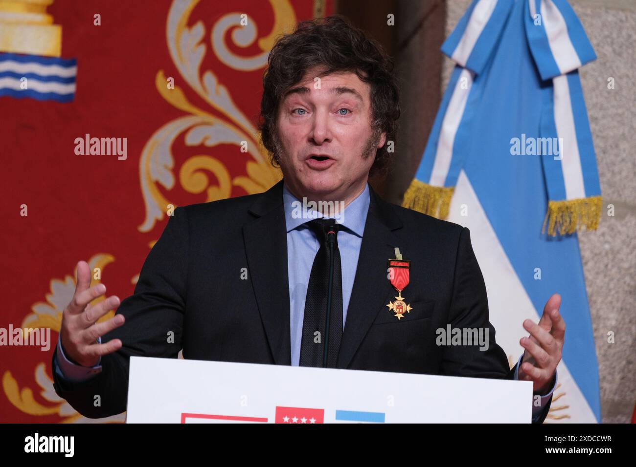 Isabel Diaz Ayuso, riceve il presidente dell'argentino Javier Milei per assegnargli la distinzione Onoraria della Medaglia Internazionale del cm at Foto Stock
