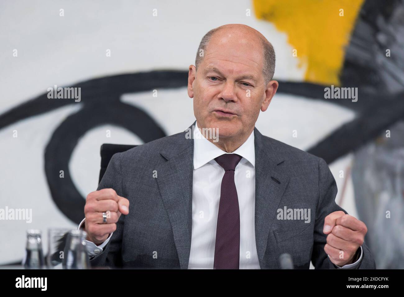 Ministerpräsidentenkonferenz, PK im Bundeskanzleramt, Berlino, 20.06.2024 Olaf Scholz Bundeskanzler der Bundesrepublik Deutschland, SPD bei einer Pressekonferenz nach der Ministerpräsidentenkonferenz mit den Regierungschefinnen und Regierungschefs der Länder im Bundeskanzleramt, Berlino, 20.06.2024 Berlin Bundeskanzleramt *** Conferenza dei presidenti dei ministri, Conferenza stampa presso la Cancelleria federale, Berlino, Berlino, 20 06 2024 Olaf Scholz Cancelliere federale della Repubblica federale di Germania, SPD in una conferenza stampa dopo la Conferenza dei presidenti dei ministri con i capi di governo del federale Foto Stock