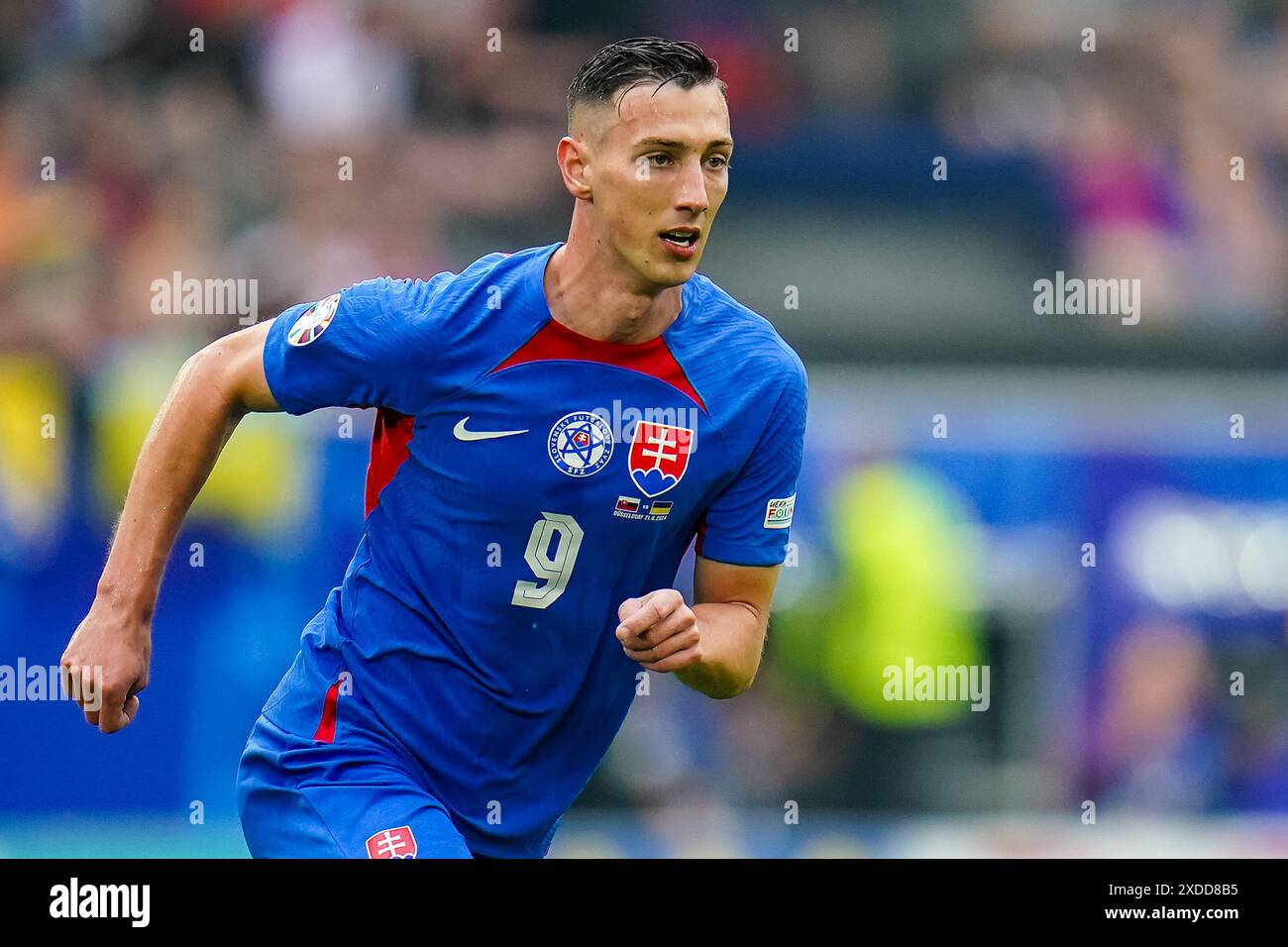 DUSSELDORF, GERMANIA - 21 GIUGNO: La Slovacchia Robert Bozenik guarda durante la partita a gironi di UEFA EURO 2024 tra Slovacchia e Ucraina alla Dusseldorf Arena il 21 giugno 2024 a Dusseldorf, Germania. (Foto di Rene Nijhuis) Foto Stock