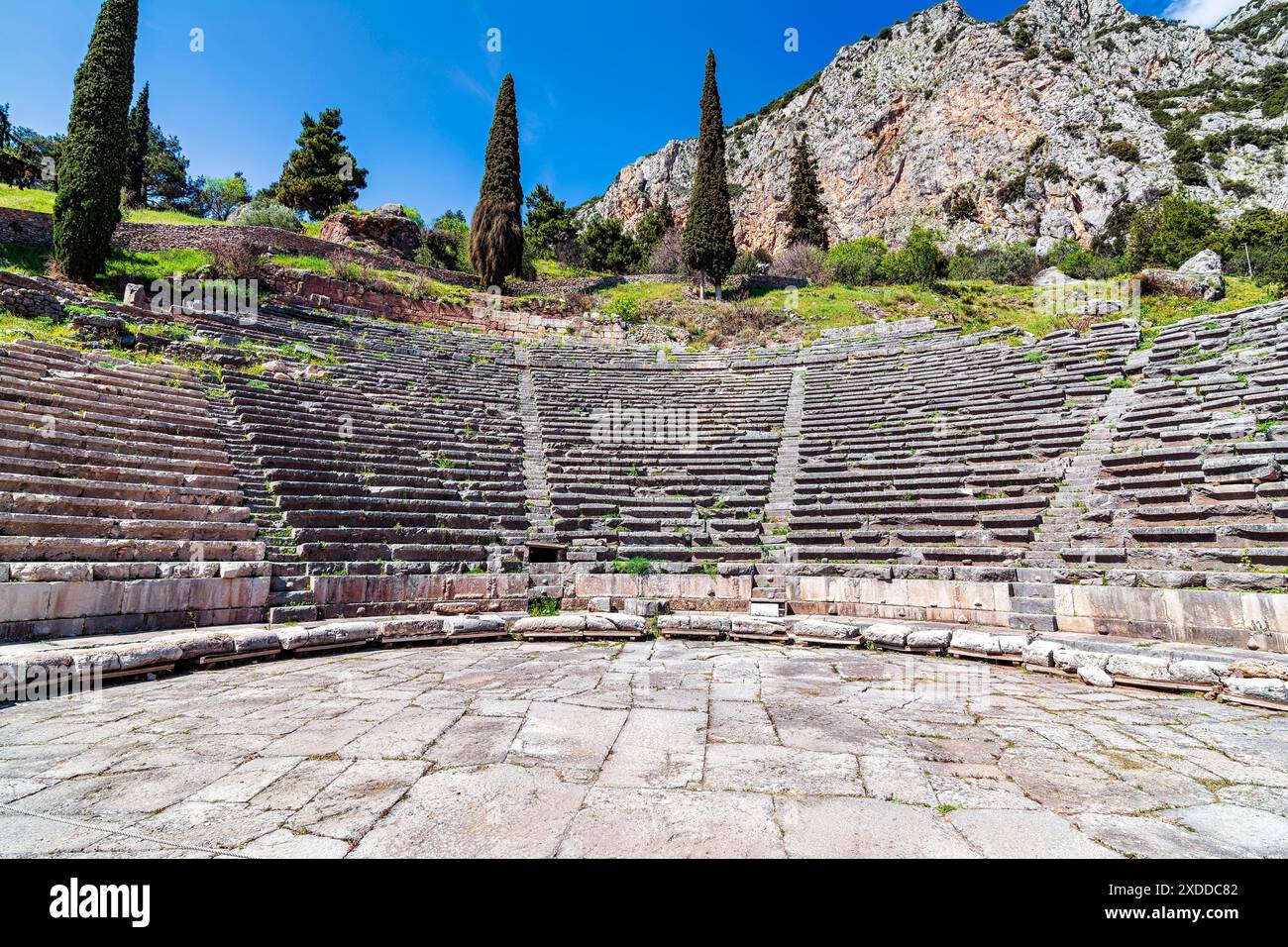 Antico anfiteatro di Delfi. Sito archeologico in Grecia. L'antico teatro di Delfi si trova all'interno del Tempio dell'Apollo Pitico. E' vero Foto Stock