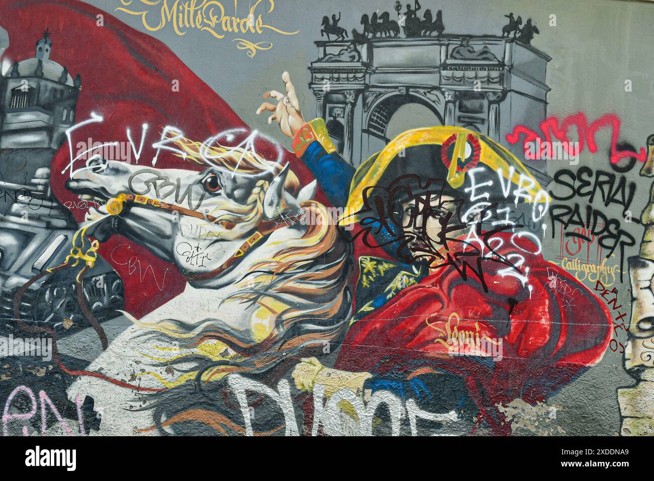 Napoleone di Gianbattista Leoni sul murale 'Milan Street Hi-Story' in via Pio IV, accanto alle colonne di San Lorenzo, Milano, Lombardia, Italia Foto Stock