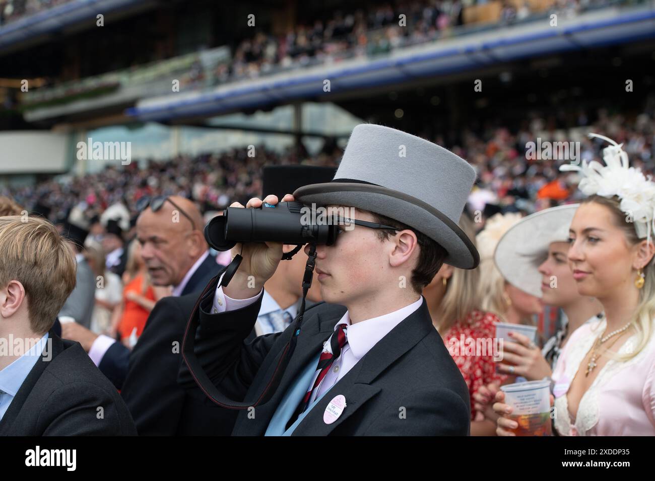 Ascot, Regno Unito. 21 giugno 2024. Una giornata impegnativa all'ippodromo di Ascot nel Berkshire il quarto giorno di Royal Ascot. Crediti: Maureen McLean/Alamy Live News Foto Stock