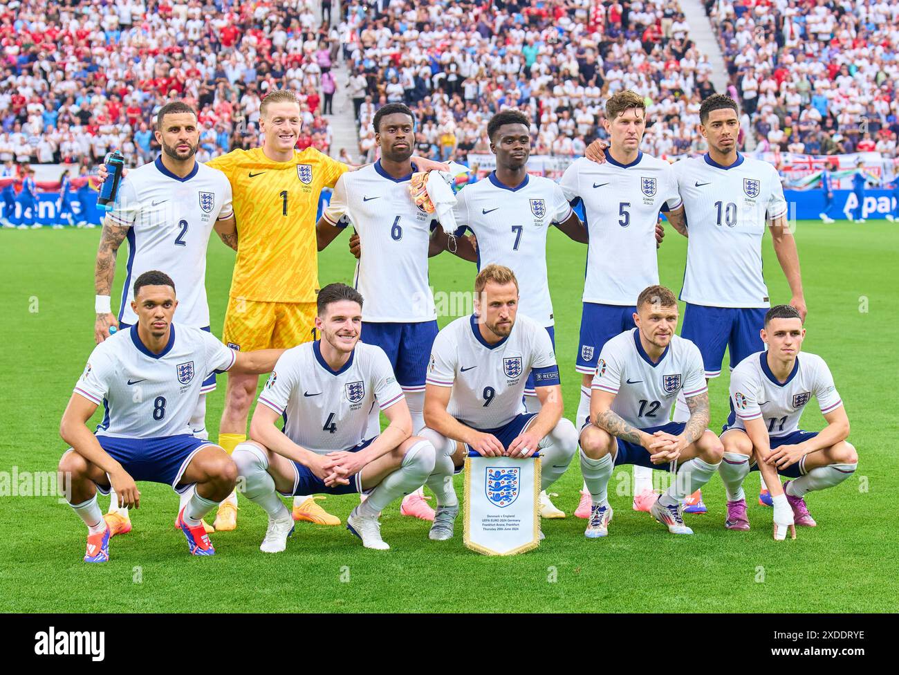 Team ENG : L-R: Kyle Walker, Inghilterra 2 Jordan Pickford, Inghilterra 1 Marc Guehi, Inghilterra 6 Bukayo Saka, Inghilterra 7. John Stones , Inghilterra 5 Jude Bellingham, ITA 10 Trent Alexander-Arnold, Inghilterra 8 Declan Rice, Inghilterra 4 Harry KANE, Inghilterra 9 Kieran Trippier, Inghilterra 12 Phil Foden, Inghilterra 11 nel girone C partita di tappa INGHILTERRA - DANIMARCA 1-1 dei Campionati europei UEFA 2024 il 20 giugno, 2024 a Francoforte, Germania. Fotografo: Peter Schatz Foto Stock