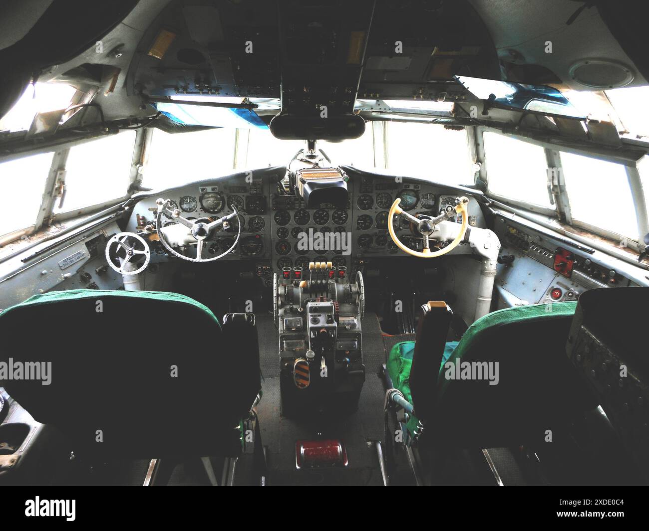 Ripresa dell'abitacolo di un vecchio aeroplano Foto Stock