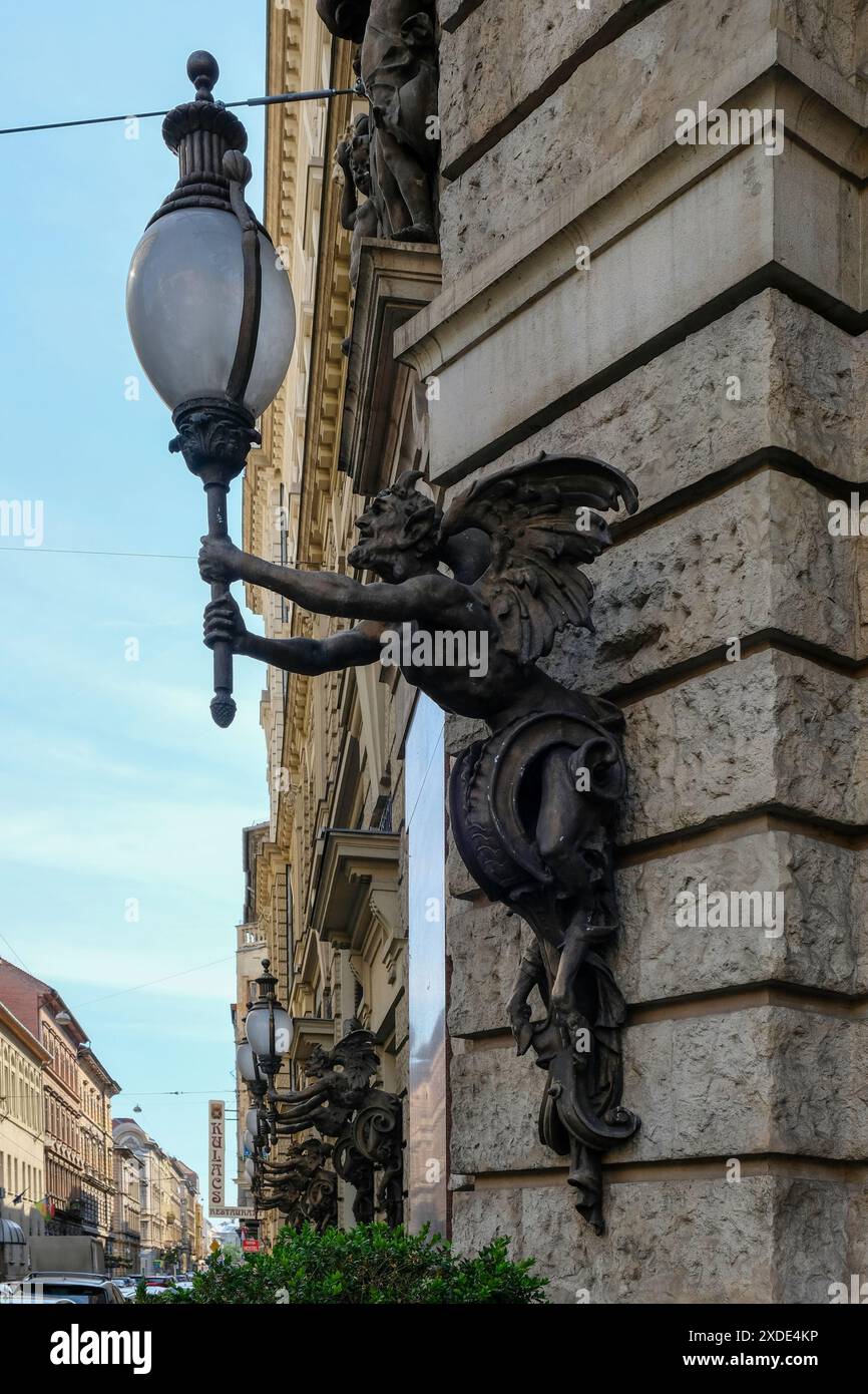 Titolari di luci del New York Café di Budapest Foto Stock