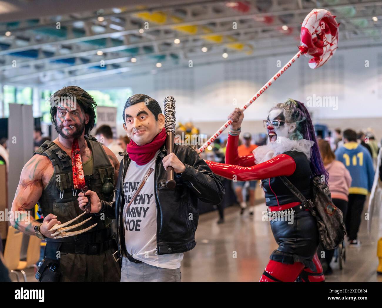 Cosplayer durante il Comic con Yorkshire allo Yorkshire Event Centre, ad Harrogate, Yorkshire. Data foto: Sabato 22 giugno 2024. Foto Stock