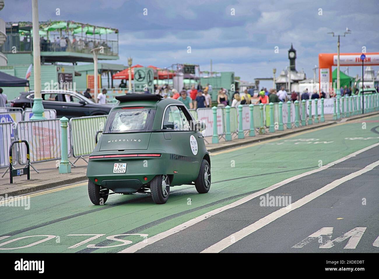 EDF Londra al Brighton Electric Vehicle Rally 22 giugno 2024 Madeira Drive Brighton East Sussex Inghilterra Regno Unito. Credito fotografico: Caron Watson/Alamy Live News. Foto Stock