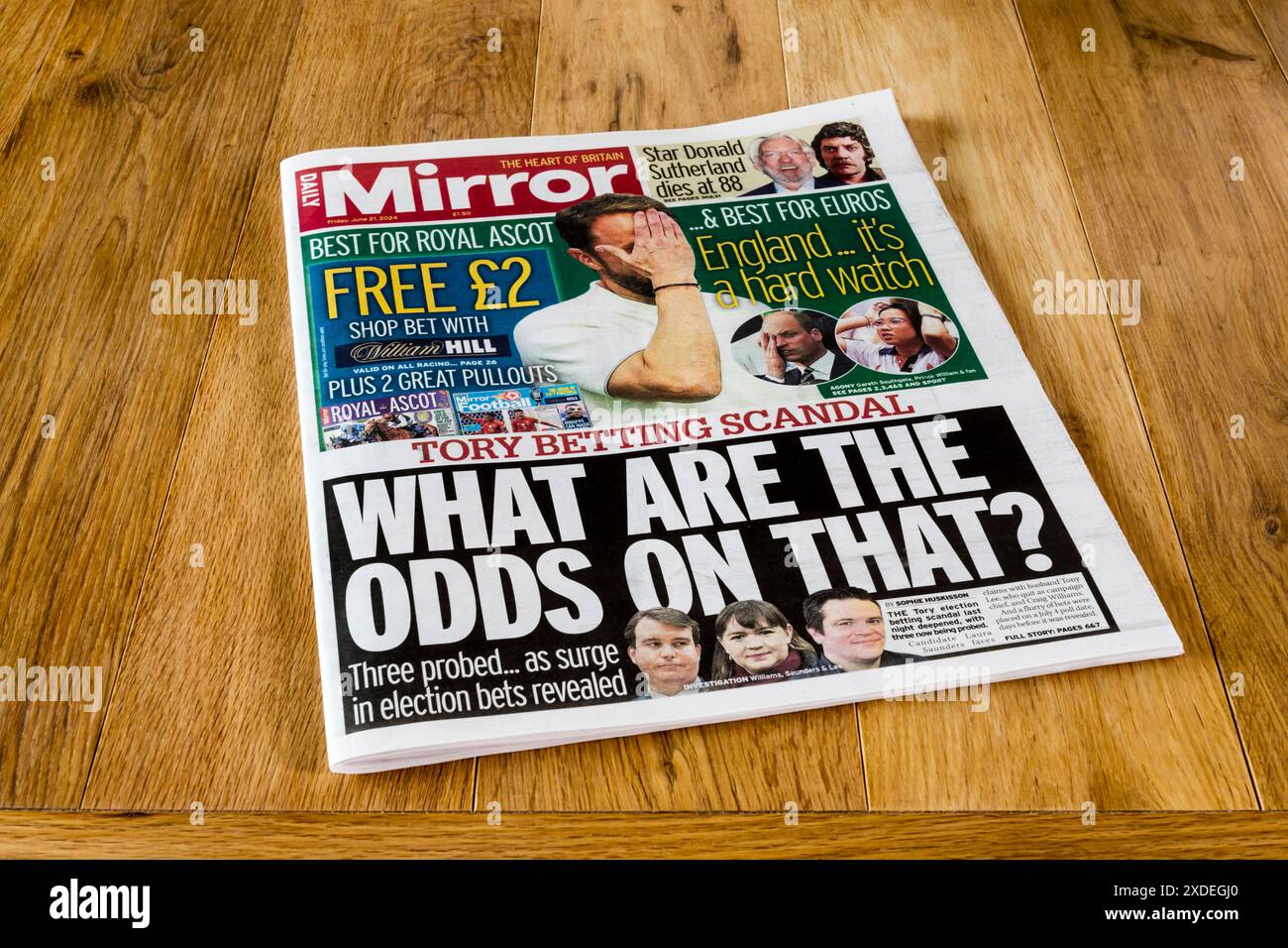 21 giugno 2024. Il titolo Daily Mirror riporta lo scandalo delle scommesse Tory. Quali sono le quote? Foto Stock