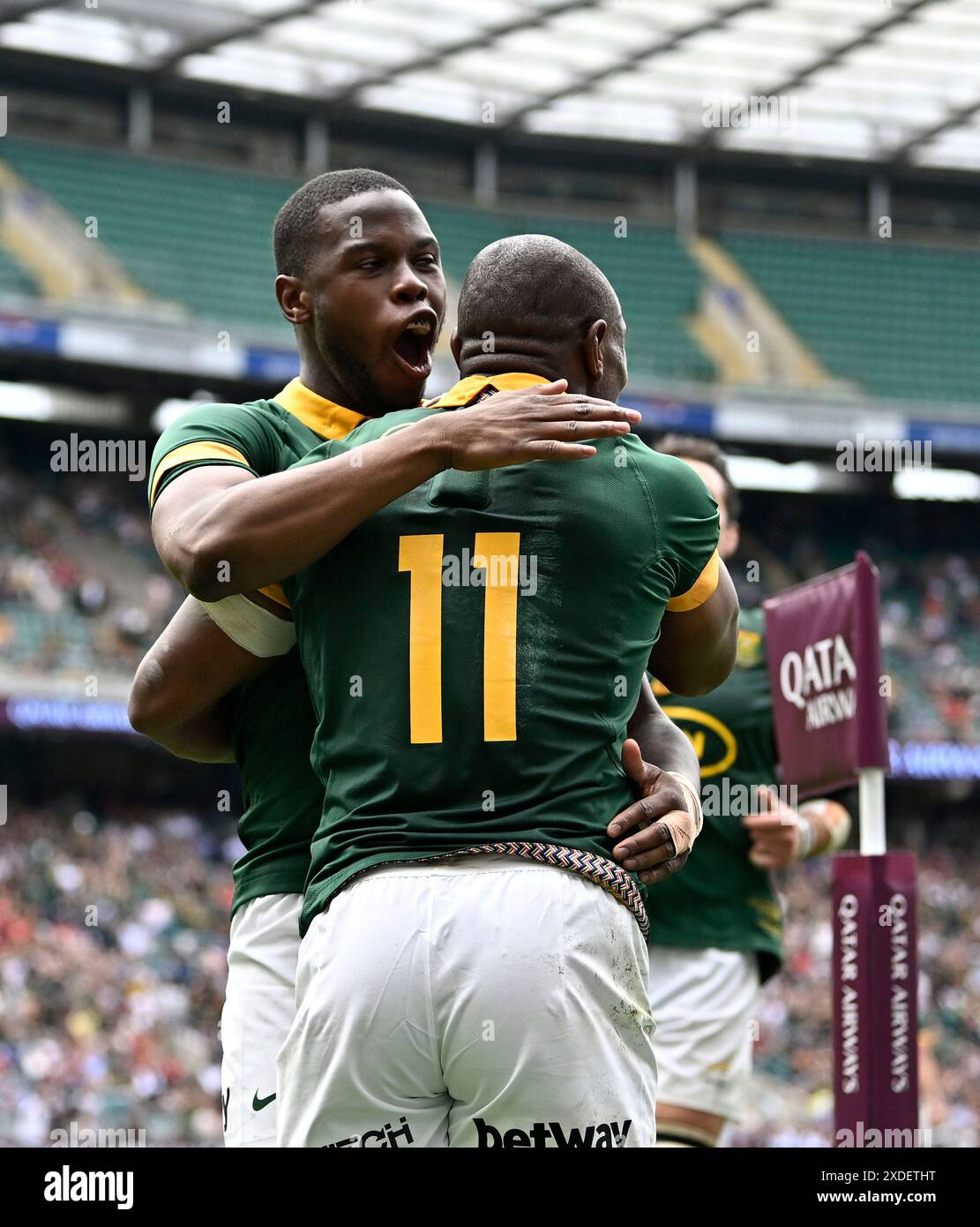 Twickenham, Regno Unito. 22 giugno 2024. Sud Africa V Galles. Stadio di Twickenham. Twickenham . PROVA. Makazole Mapimpi (Sud Africa, 11) si congratula con Aphelele Fassi (Sud Africa) durante la partita di rugby South Africa V Wales, Qatar Airways Cup. Crediti: Sport in foto/Alamy Live News Foto Stock