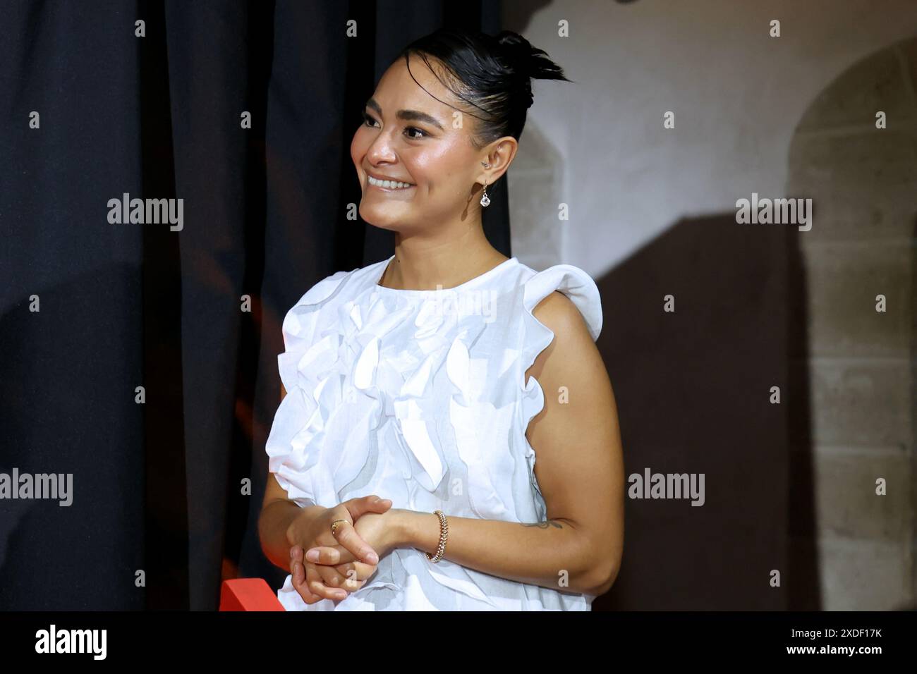 La actriz mexicana Mabel Cadena fue presentada como embajadora de una marca Magnum, en el museo Kaluz Foto Stock