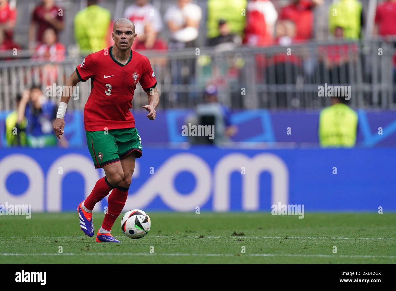 DORTMUND, GERMANIA - 22 GIUGNO: Pepe del Portogallo durante la partita del gruppo F - UEFA EURO 2024 tra Turkiye e Portogallo al BVB Stadion Dortmund il 22 giugno 2024 a Dortmund, Germania. (Foto di Joris Verwijst/BSR Agency) Foto Stock