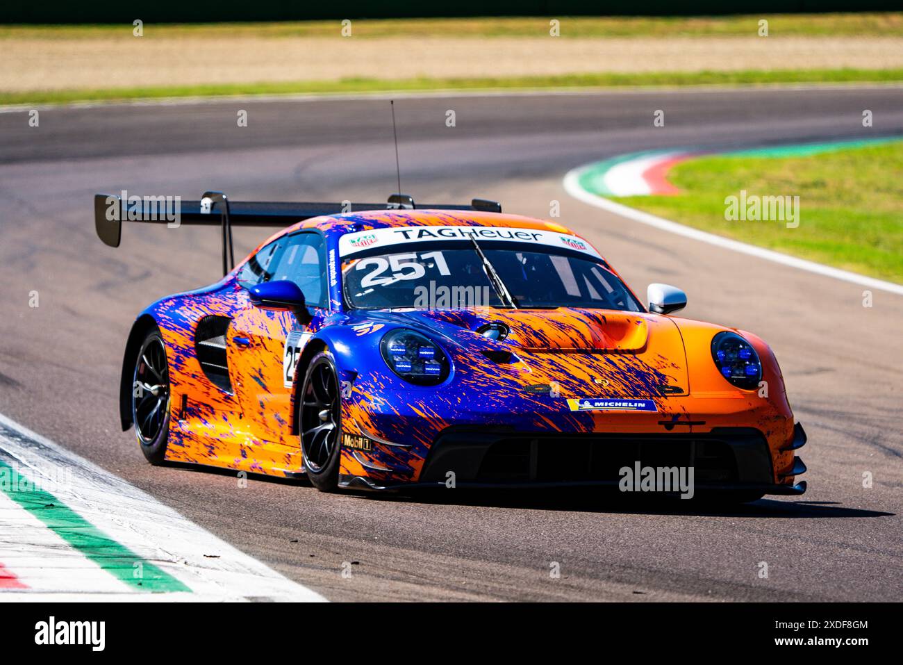 Imola, Italia. 22 giugno 2024. PZ 5 vede il pilota del team Dreisow Jorg gareggiare durante le prove libere della Porsche Sprint Challenge Suisse Open GT all'Enzo e Dino Ferrari International Racetrack. Credito: SOPA Images Limited/Alamy Live News Foto Stock