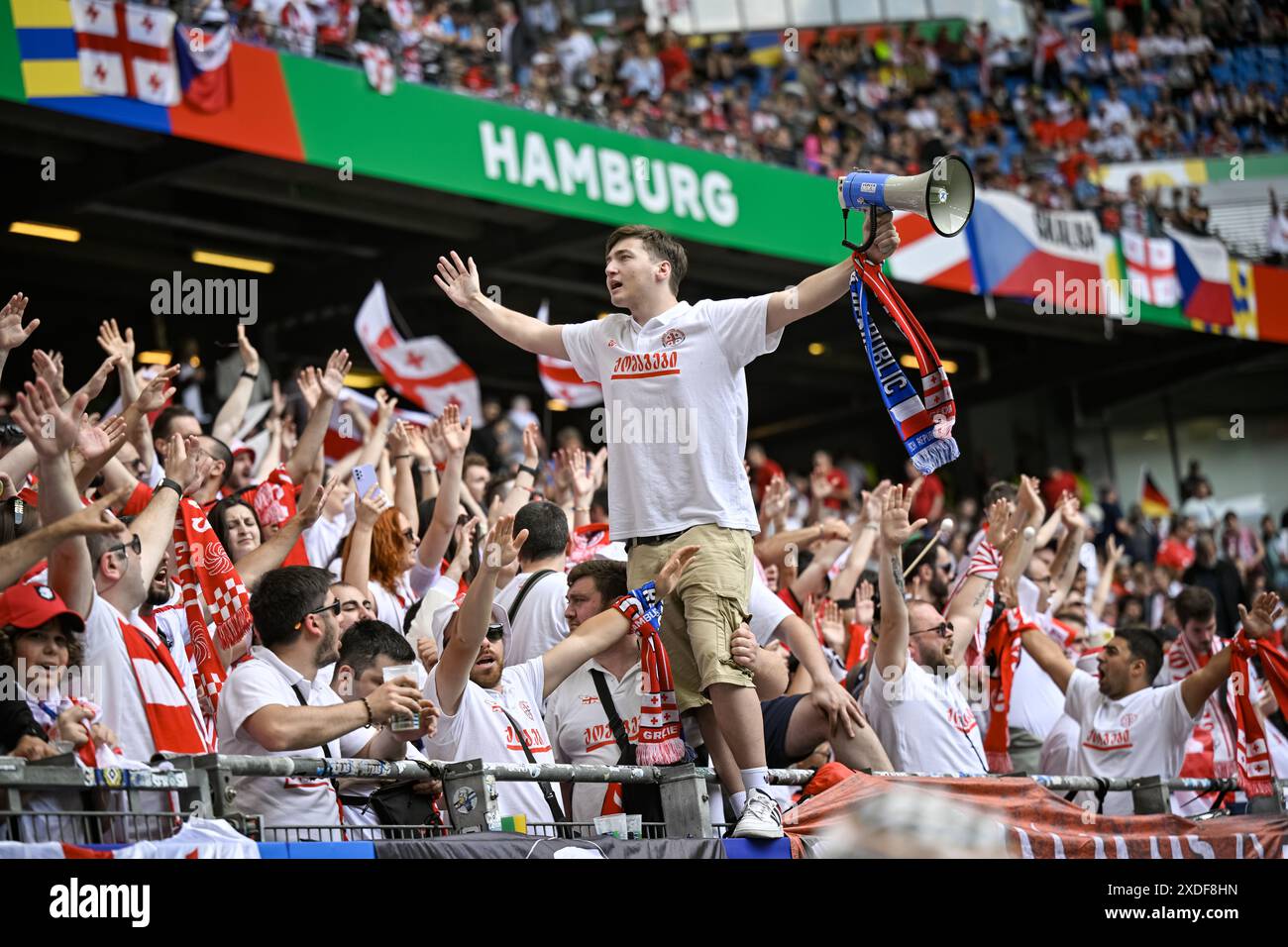 Hamburk, Germania. 22 giugno 2024. I tifosi della Georgia sono visti durante la partita del gruppo F dell'European Football Championship: Georgia vs Czechia, ad Amburgo, in Germania, il 22 giugno 2024. Crediti: Vit Simanek/CTK Photo/Alamy Live News Foto Stock