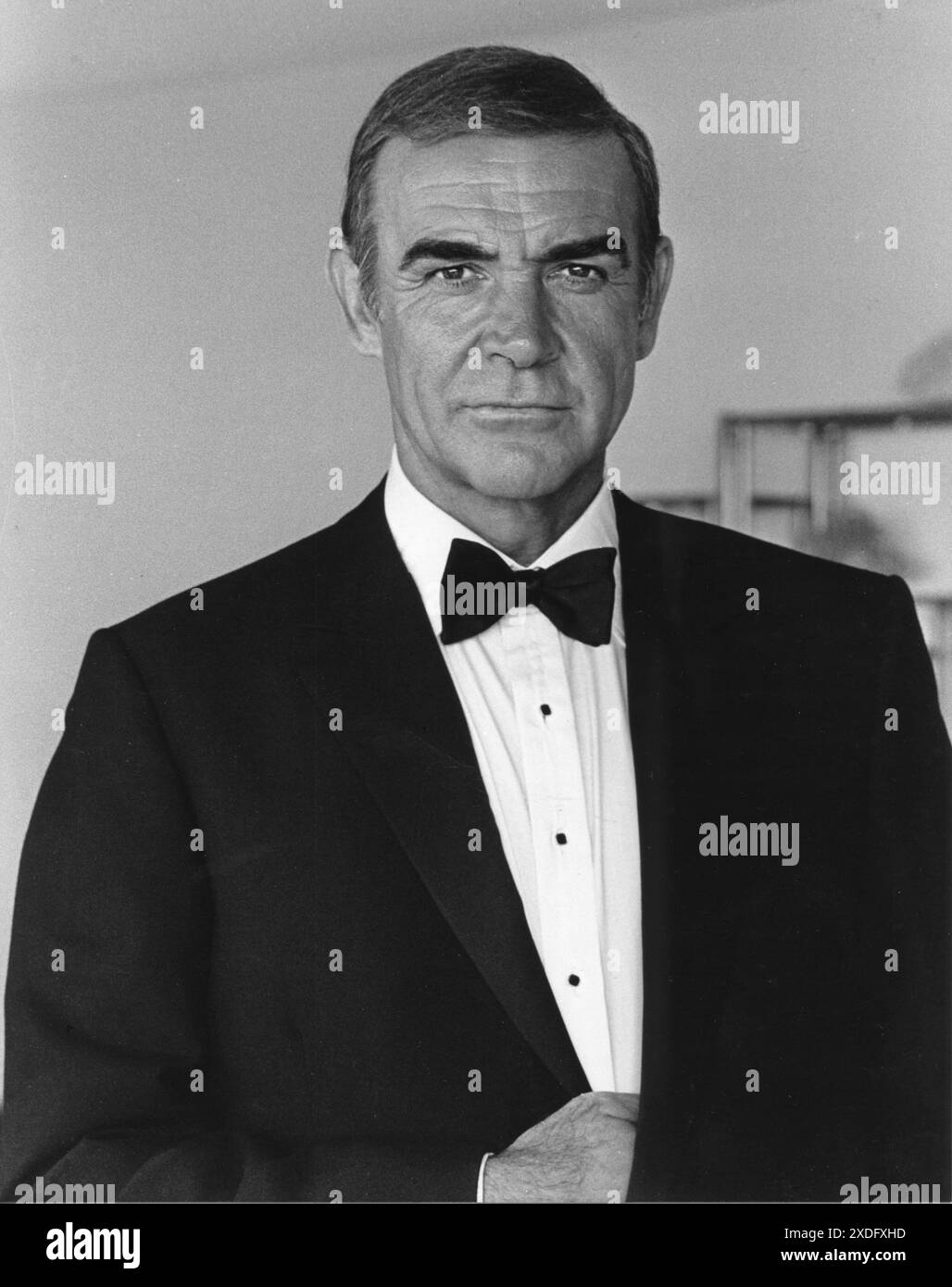 Publicity Portrait of SEAN CONNERY nel ruolo di James Bond in NEVER SAY NEVER AGAIN 1983 regista IRVIN KERSHNER produttore esecutivo KEVIN McCLORY UK/ USA / WEST GERMANY Talia Film II Productions / Woodcote / Producers Sales Organisation (PSO) / Warner Bros Foto Stock