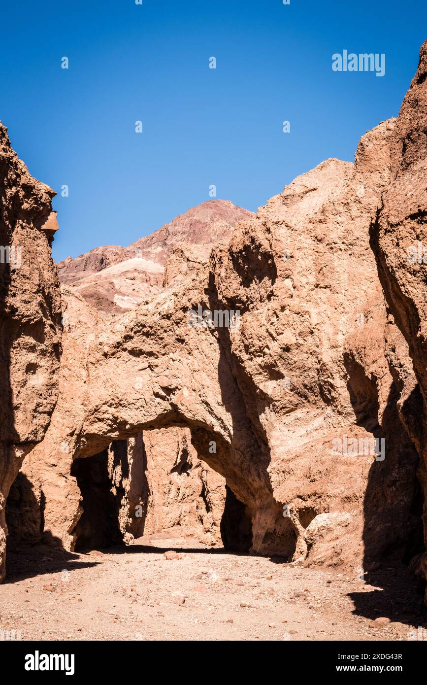 Formazione di Natural Bridge nel Death Valley National Park in California Foto Stock