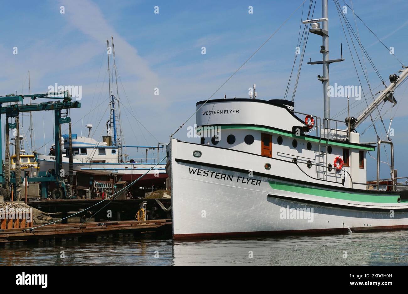 Moss Landing, CALIFORNIA, USA, 19/6/24: The Western Flyer, una famosa barca da pesca costruita nel 1937, ormeggiata a Elkhorn Slough. John Steinbeck era un passeggero. Foto Stock