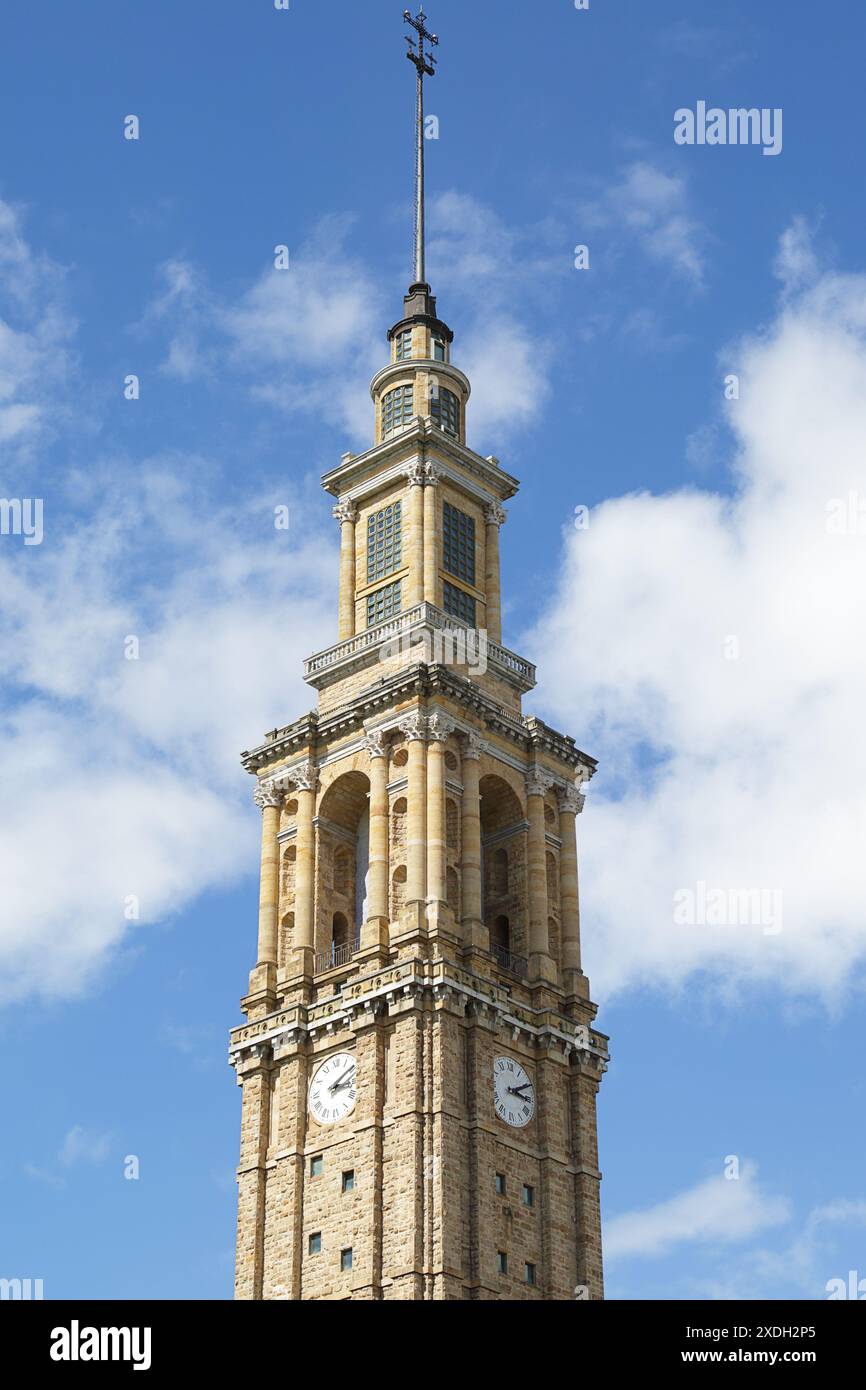 Torre dell'Università del lavoro di Gijón, l'edificio più grande della Spagna Foto Stock