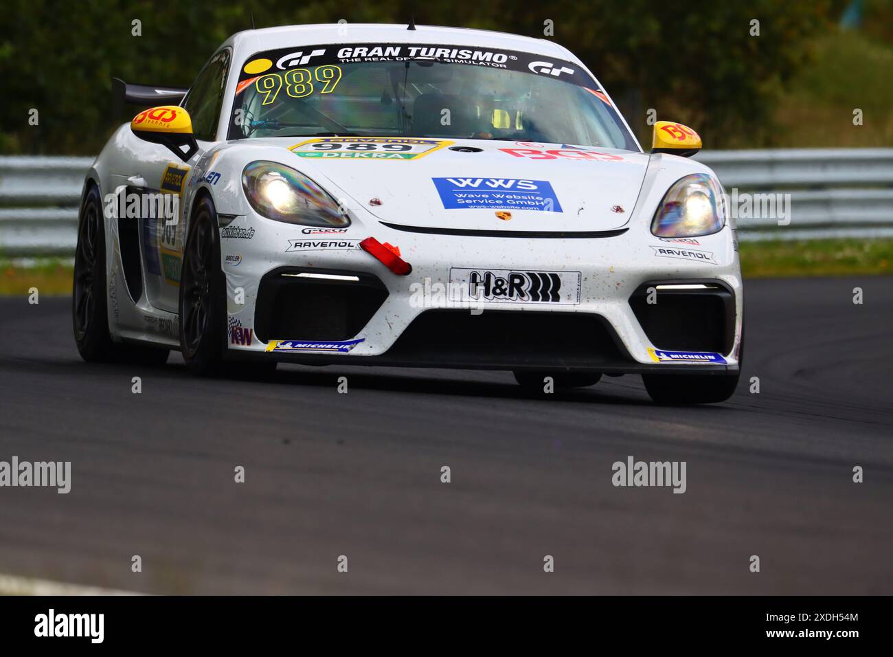 #989 Jan-Niklas Stieler (Undenheim/DEU) / Christian Coen (ITA) / Johannes Dujsik AUT), Porsche Cayman GT4 CS, Team: SRS Team Sorg Rennsport (DEU), Motorsport, Deutschland, Nuerburgring Langstrecken serie, NLS03, Lauf 5, 69. ADAC Westfalenfahrt, 22.06.2024 foto: Eibner-Pressefoto/Juergen Augst Foto Stock