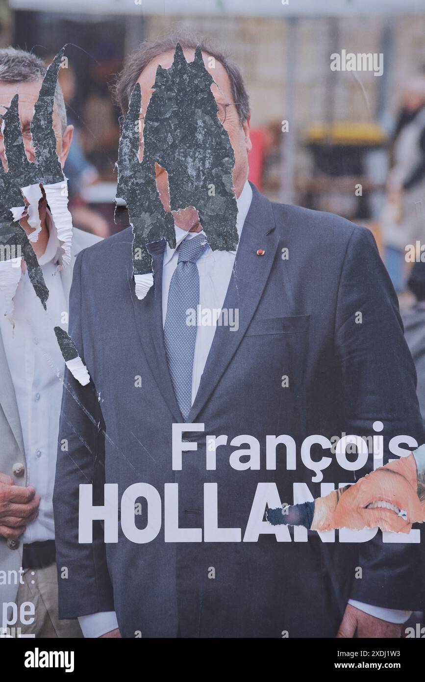 Corrèze, Francia. 23 giugno 2024. Francois Hollande candidato alle elezioni legislative del 30 giugno e del 7 luglio 2024 a Corrèze. Manifesto elettorale dell'ex presidente della Repubblica francese Francois Hollande candidato per essere deputato del primo collegio elettorale del dipartimento di Corrèze. Fa parte della coalizione elettorale "nuovo fronte Popolare/Nouveau Front Populaire”. Le elezioni legislative anticipate in Francia seguono lo scioglimento dell'Assemblea nazionale da parte del presidente della Repubblica francese Emmanuel Macron. Emmanuel Macron ha deciso di sciogliere l'Assemblea nazionale in risposta al Foto Stock