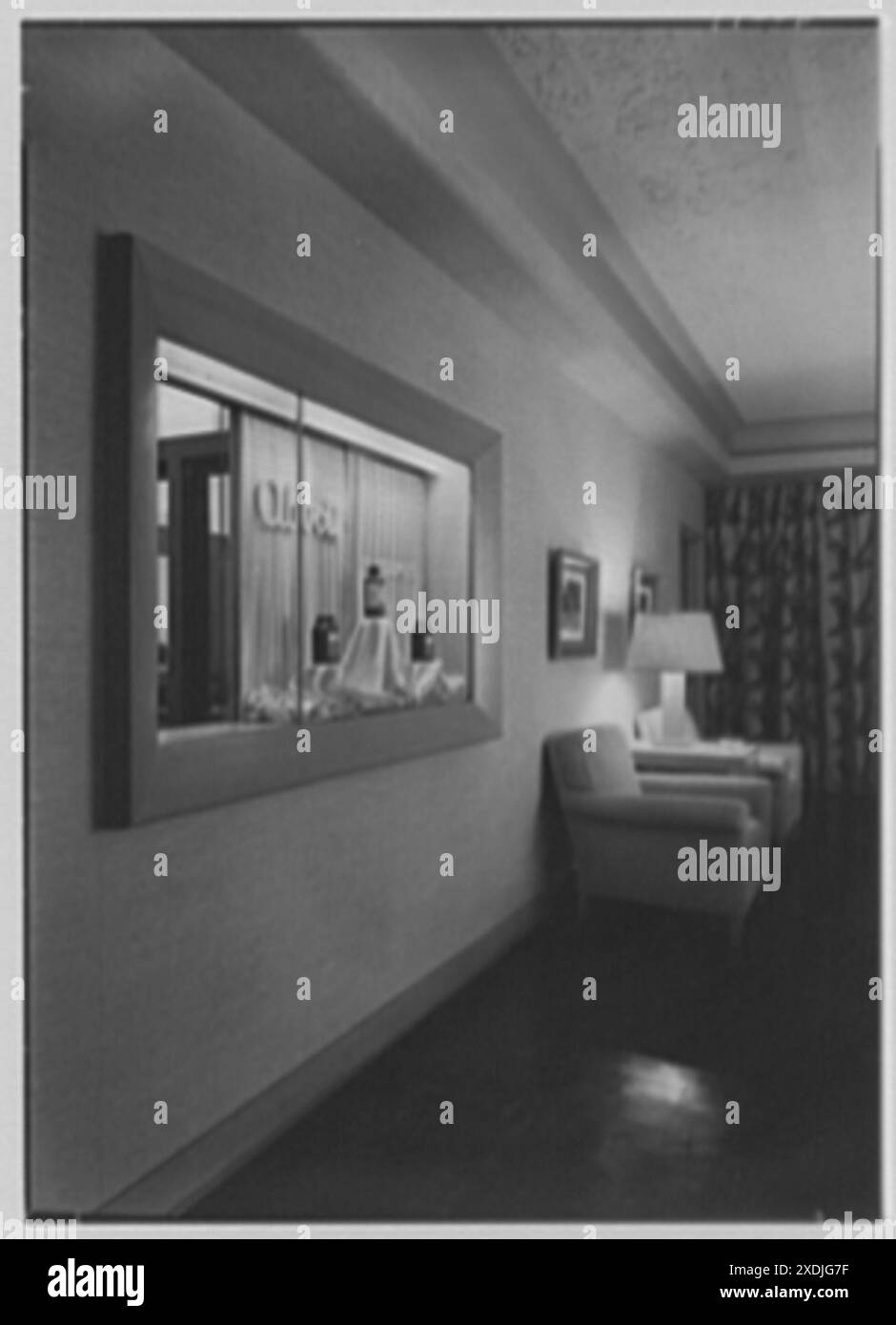 Abbott Laboratories, W. 23rd St., New York City. Foyer, visuale nitida, informazioni. Collezione Gottscho-Schleisner Foto Stock