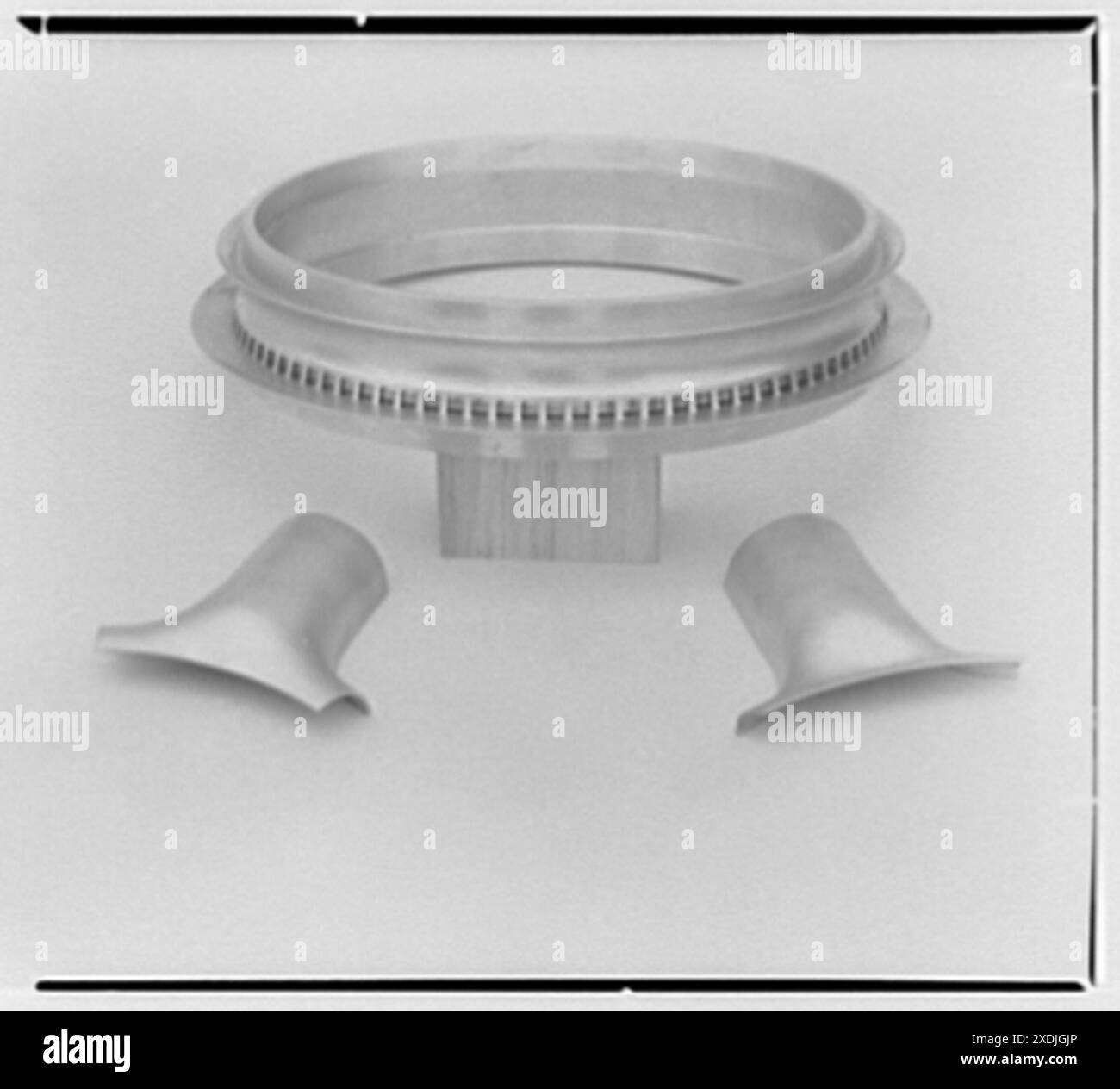 B & H Aircraft, Eastern Pkwy., Farmingdale, Long Island. Parte del motore dell'aereo. Collezione Gottscho-Schleisner Foto Stock