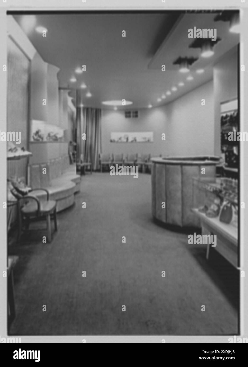 The Bootery, affari al 19 W. State St., Trenton, New Jersey. Interno. Collezione Gottscho-Schleisner Foto Stock