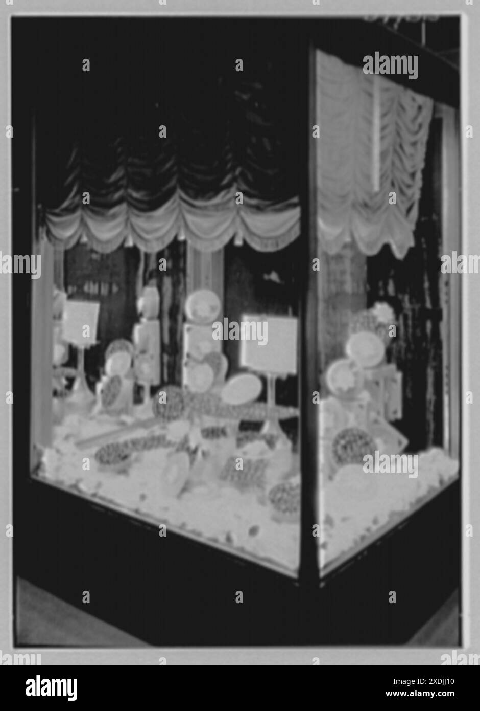 Frank G. Shattuck, affari al 58 W. 23rd St., New York City. Vetrina laterale. Collezione Gottscho-Schleisner Foto Stock