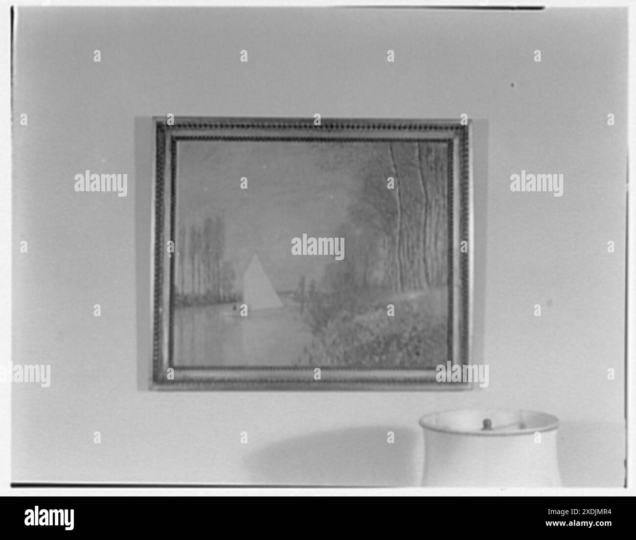 Il signor e la signora H.O. Frelinghuysen, residenza a far Hills, New Jersey. Barca a vela Monet, copia di pittura. Collezione Gottscho-Schleisner Foto Stock