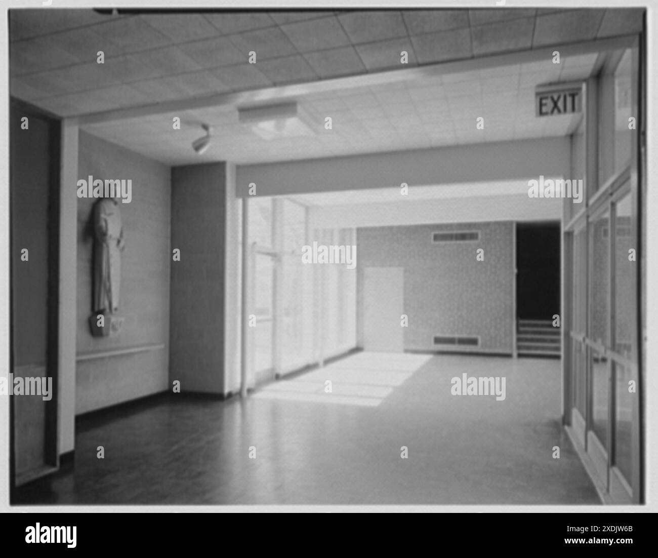 Scuola parrocchiale, Seaford, Long Island. Interno. Collezione Gottscho-Schleisner Foto Stock