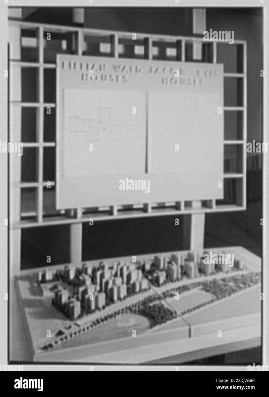 Mostra del dopoguerra di New York, 500 Park Ave., New York City. Case di Jacob Riis e Lillian Wald. Collezione Gottscho-Schleisner Foto Stock