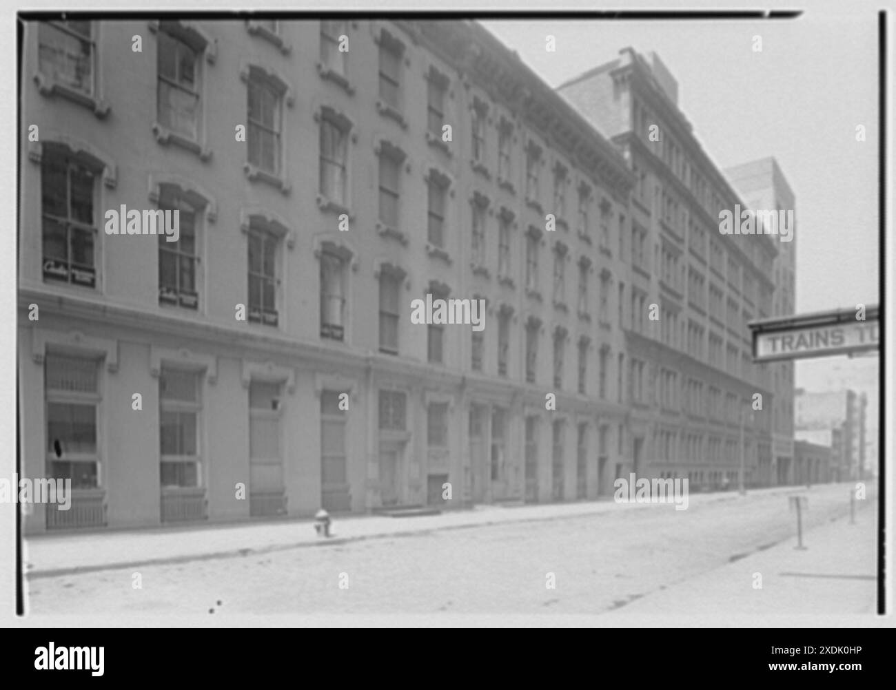Richard Hudnut, 6th Ave., 18th-19th Sts., New York City. Esterno I. Gottscho-Schleisner Collection Foto Stock