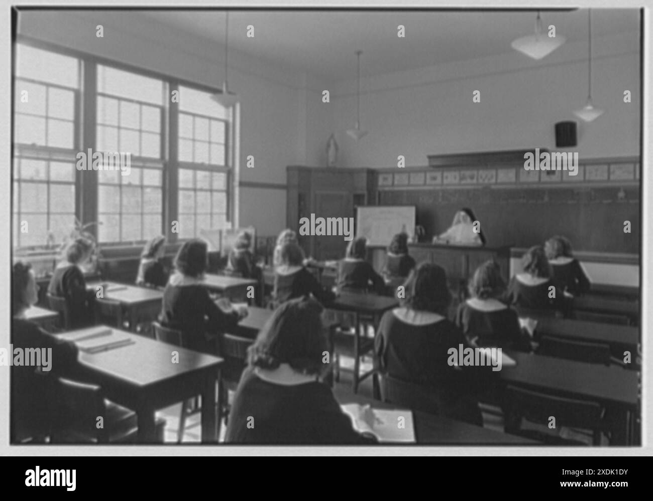 Aquinas High School, E. 182nd St. E Belmont Ave., Bronx. Sala della scienza generale. Collezione Gottscho-Schleisner Foto Stock