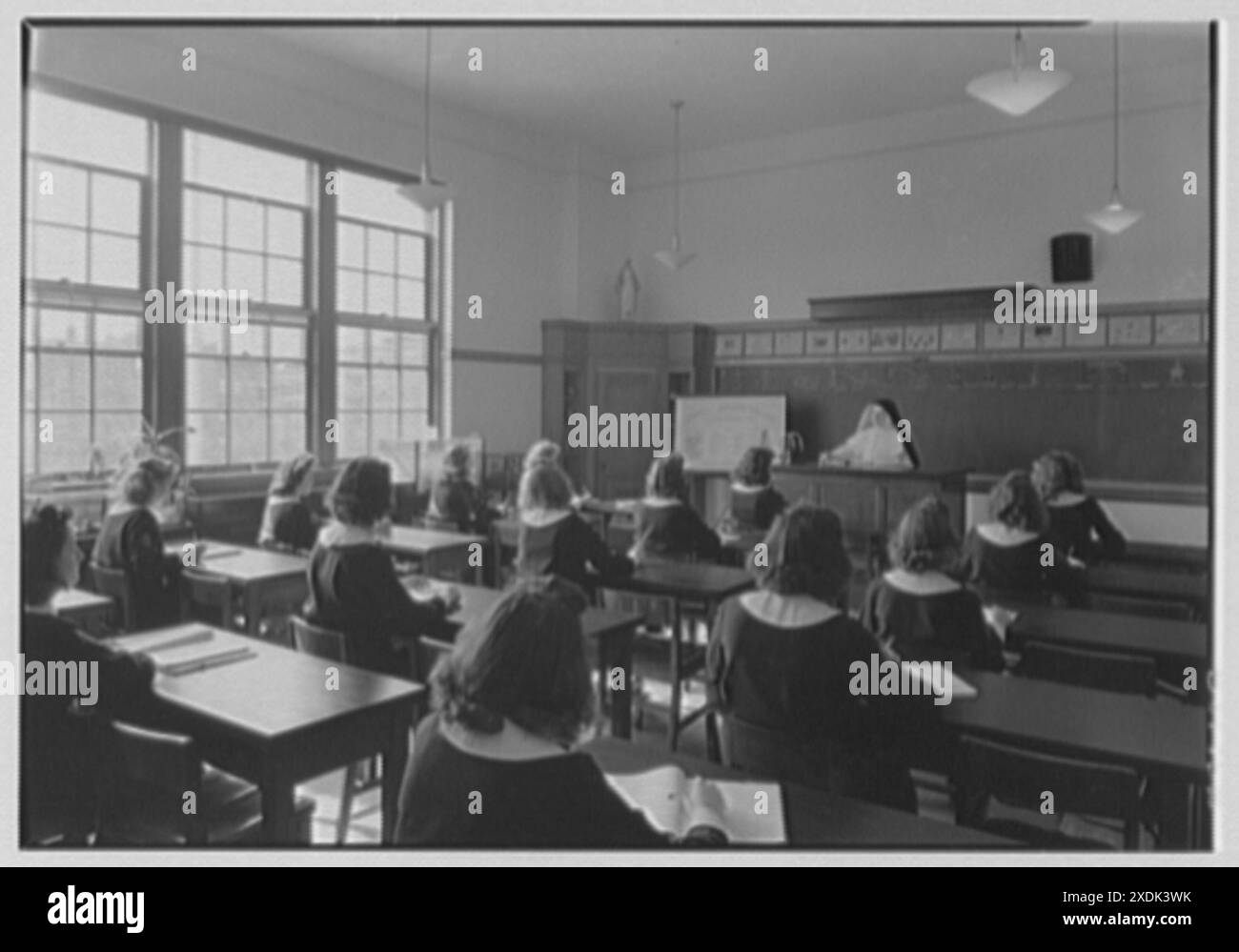 Aquinas High School, E. 182nd St. E Belmont Ave., Bronx. Sala della scienza generale. Collezione Gottscho-Schleisner Foto Stock