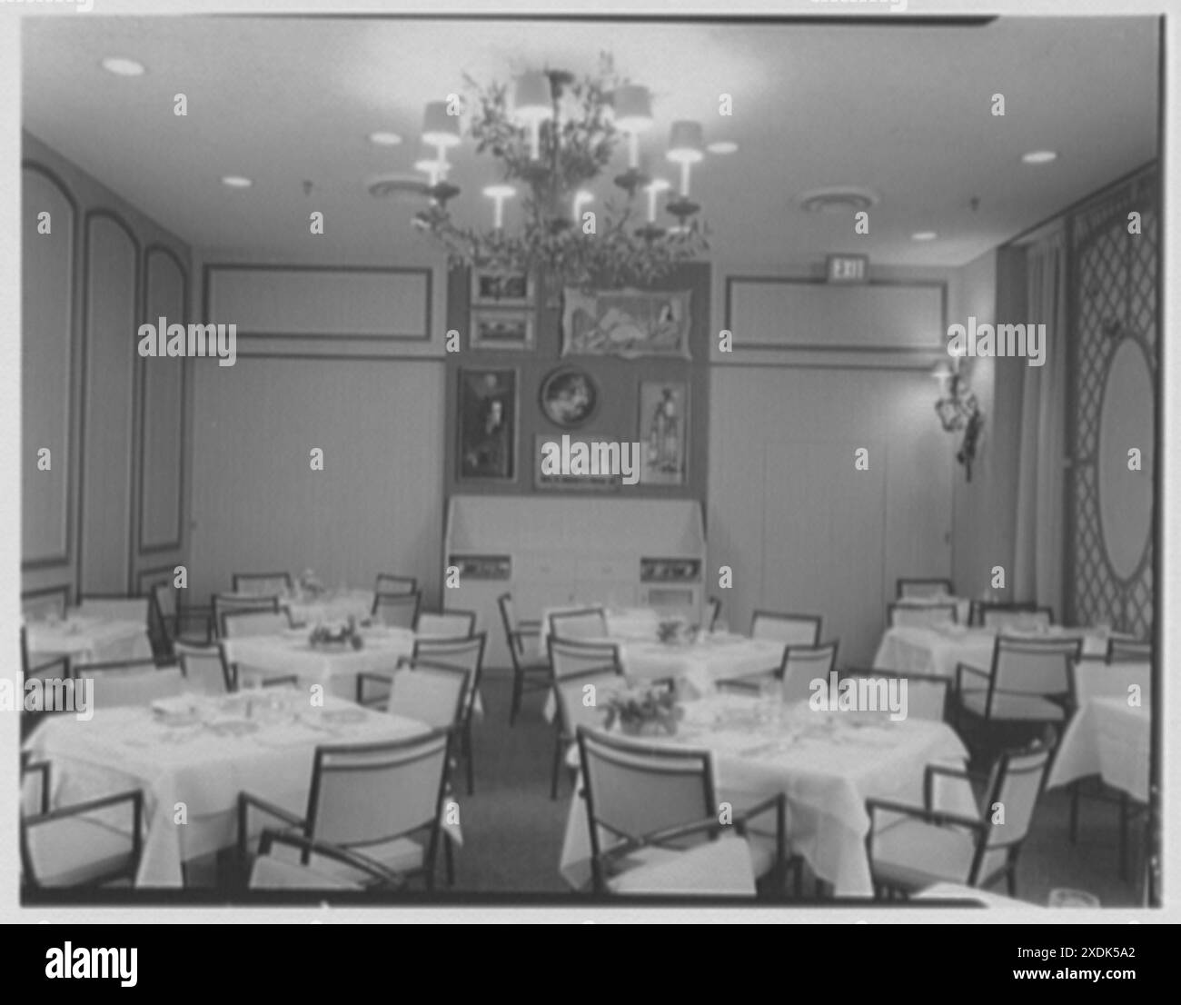 Terrace Restaurant, Fred Harvey Corp., Capital Center, Milwaukee, Wisconsin. Vista murale. Collezione Gottscho-Schleisner Foto Stock