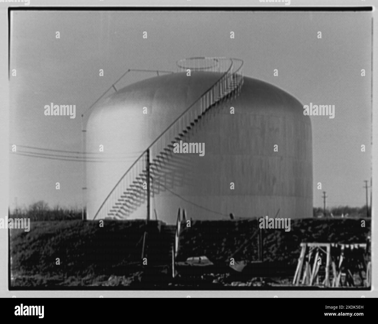 Hoffmann-LaRoche, Nutley, New Jersey. Serbatoio dell'olio combustibile II. Raccolta Gottscho-Schleisner Foto Stock