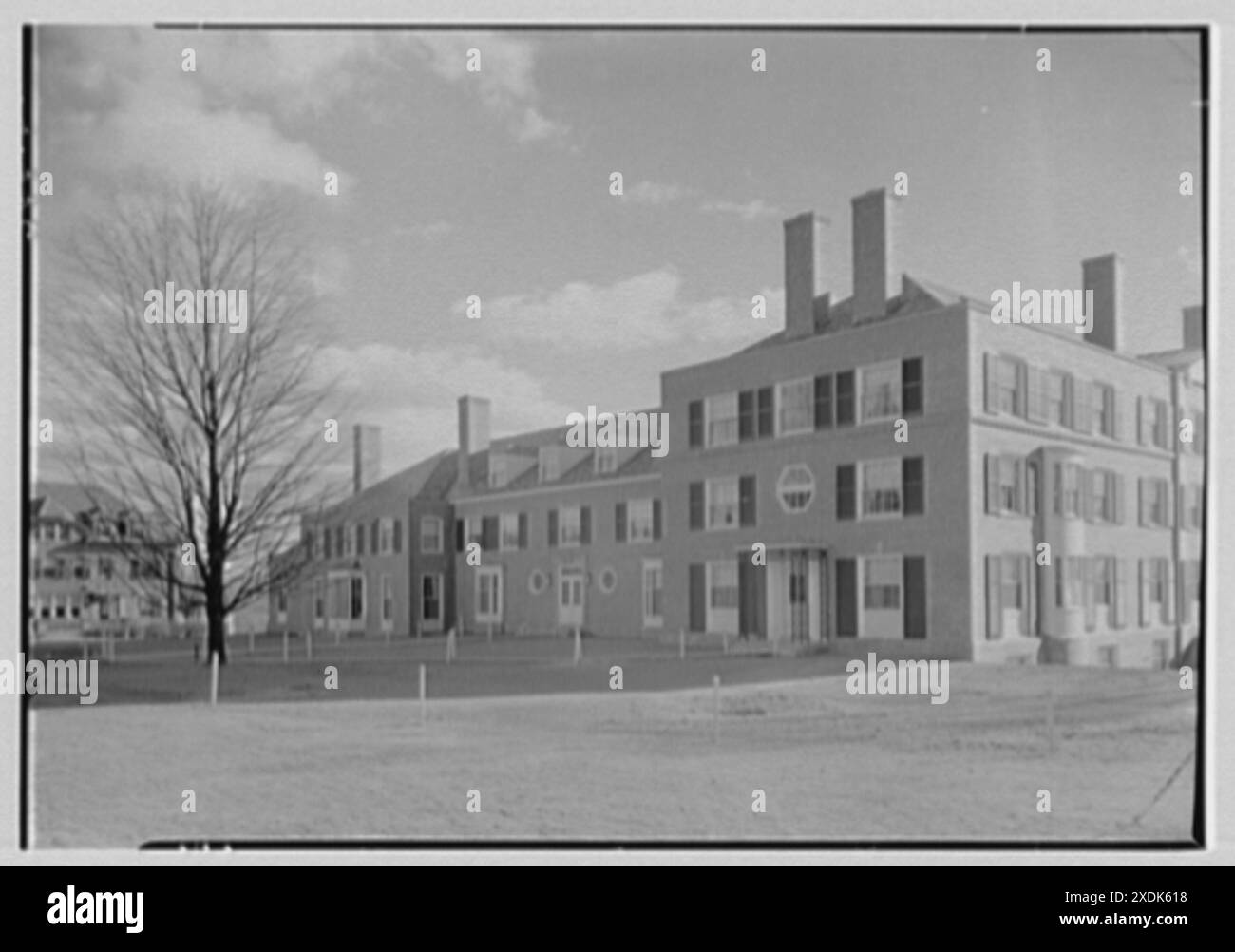 Emily Abbey Hall, Mount Holyoke College, South Hadley, Massachusetts. Facciata d'ingresso. Collezione Gottscho-Schleisner Foto Stock