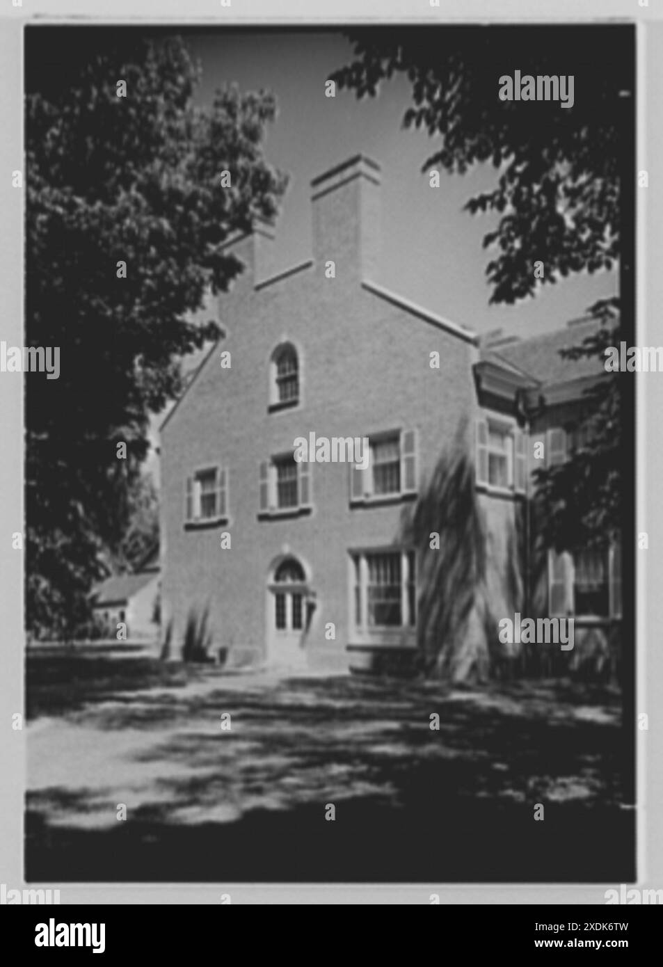 Deerfield Academy, Deerfield, Massachusetts. Infirmary Exterior IV. Collezione Gottscho-Schleisner Foto Stock