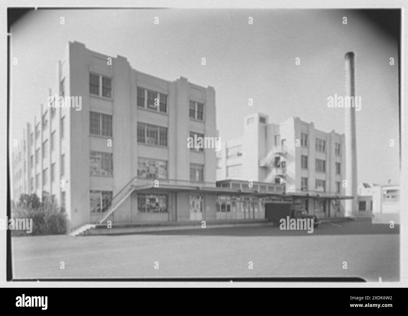 Hoffmann-LaRoche, Nutley, New Jersey. Parte posteriore dell'edificio n. 1) Collezione Gottscho-Schleisner Foto Stock